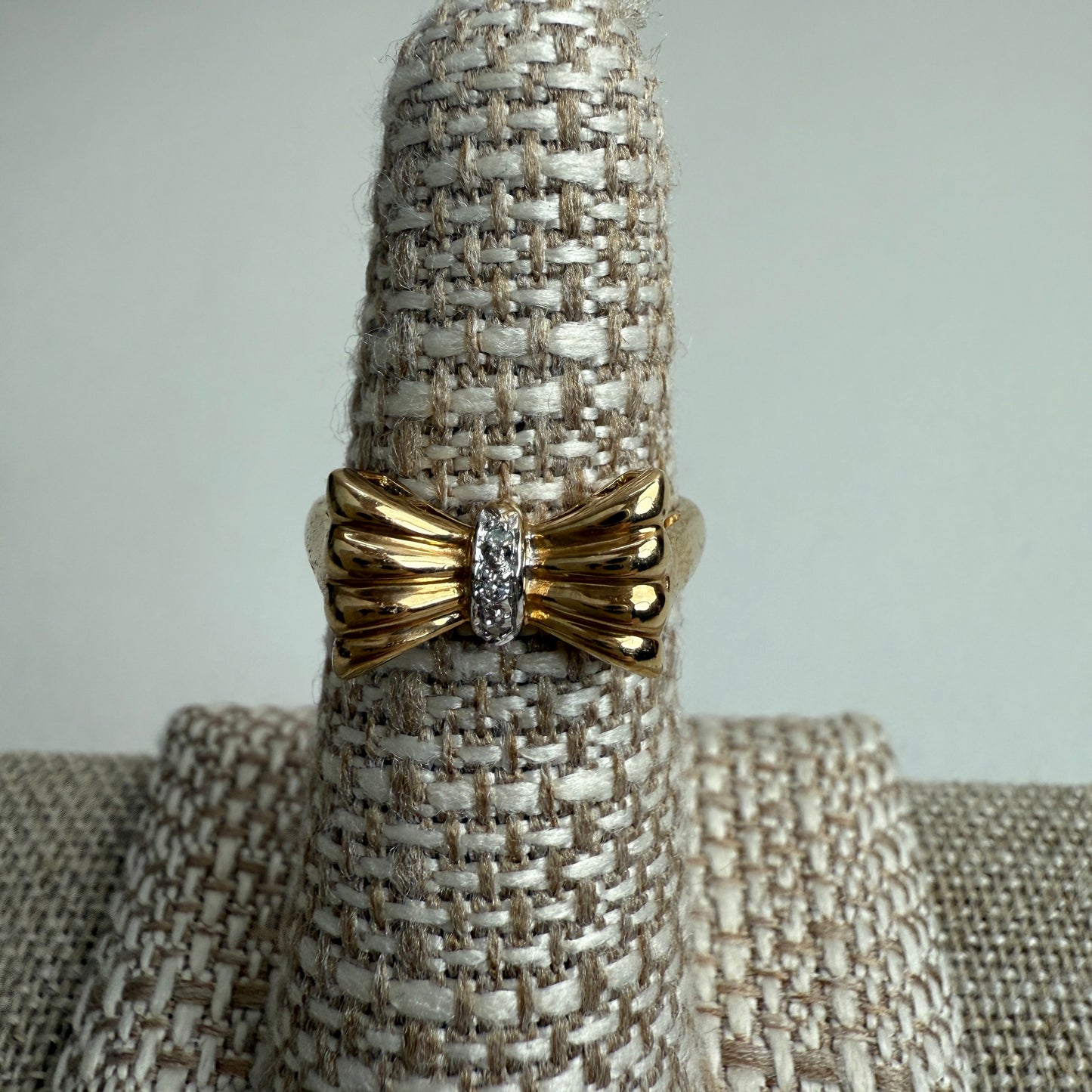 Vintage 10K Yellow Gold Bow and Diamond Ring Size 6