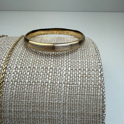 6.75" Grooved Hinged Oval Bangle Bracelet 14K Yellow Gold 8mm 10.4g