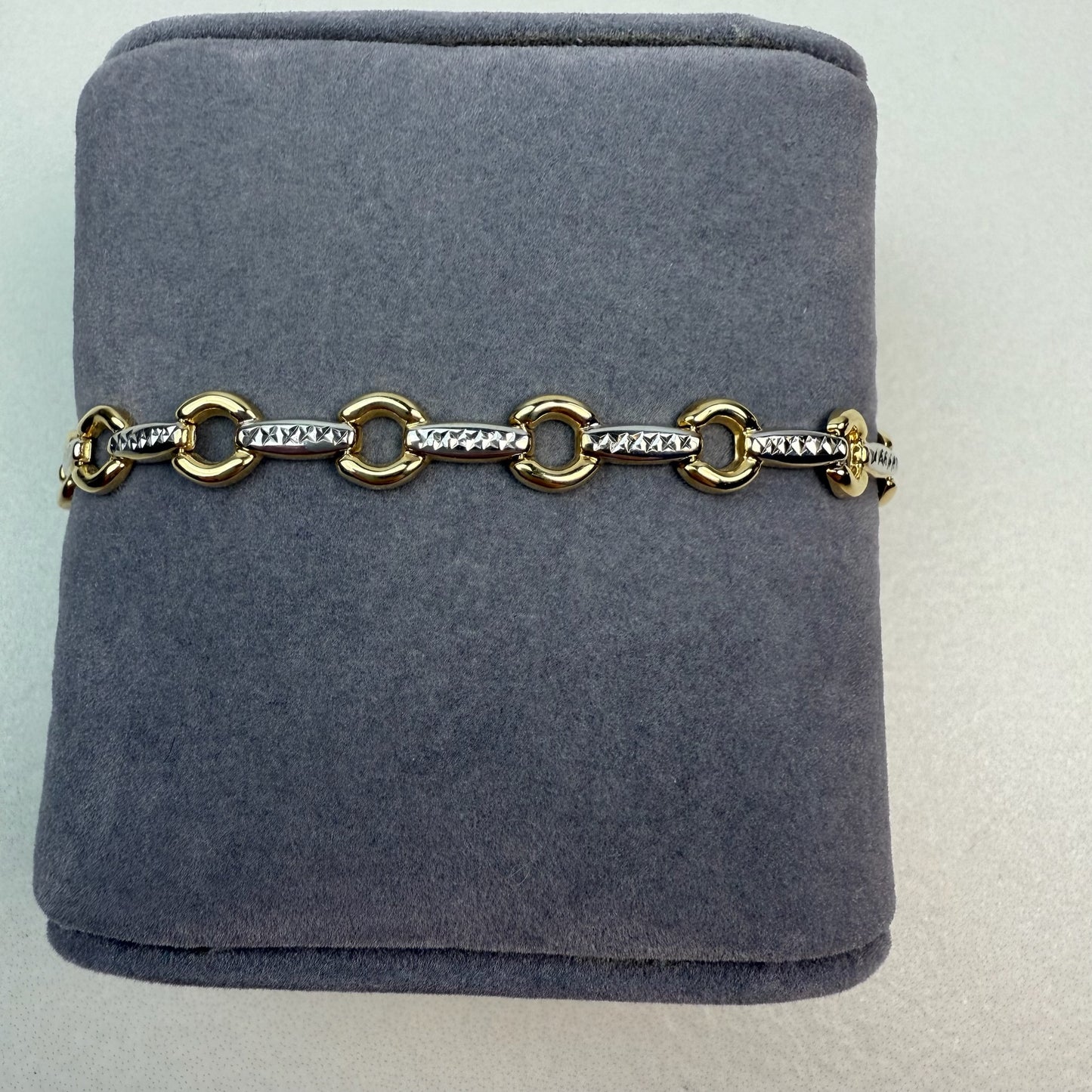 7" Etched Bar and Circle Link 10K Two Tone Gold Bracelet 6.89 mm 4.25g