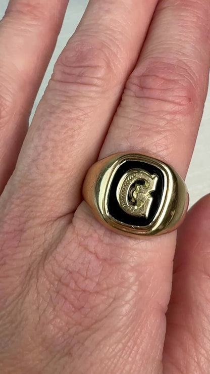 Vintage 10K Yellow Gold Classic shield-shape "G" monogram signet ring Size 9.5