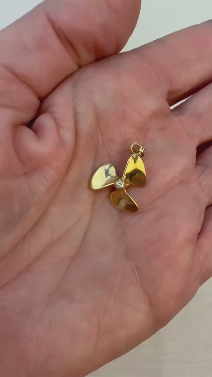 Solid 14K Yellow Gold 3D Boat Propeller with Diamond – 1.91g