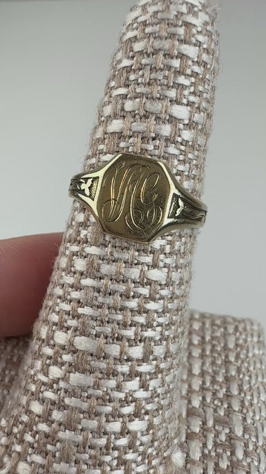 10K Yellow Gold Vintage Signet Ring, Elegant Engraved Design Size 6.75