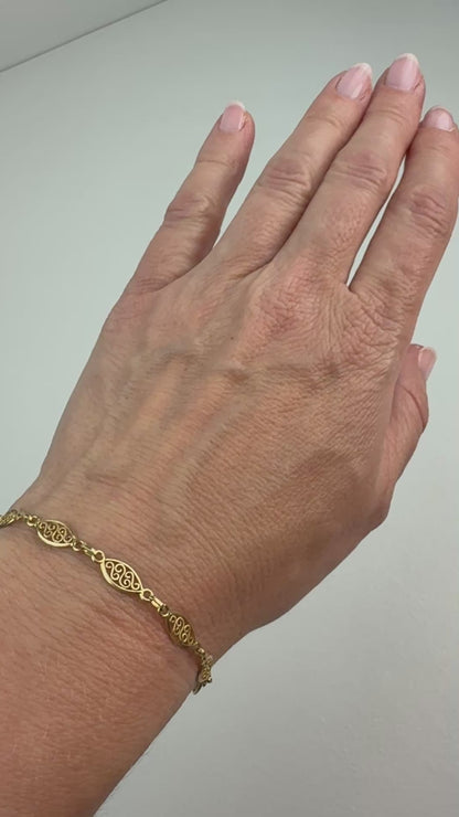 7" Vintage Solid 14K Yellow Gold Italian Oval Filigree Bracelet with Etched Clasp, 4 g