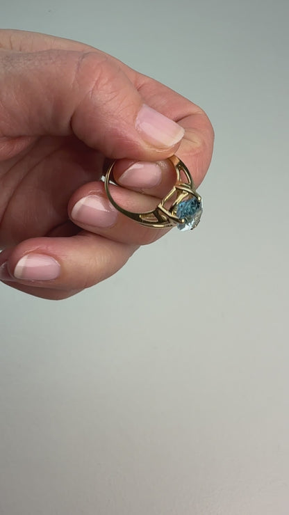 10K Vintage Pear Shape Blue Topaz Yellow Gold Statement Ring Size 8