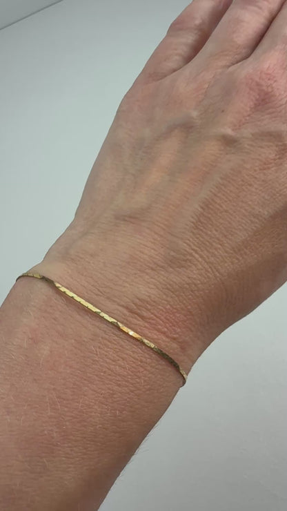 6.75" 14K Yellow Gold Italian Cobra Link Bracelet, 1.06 g