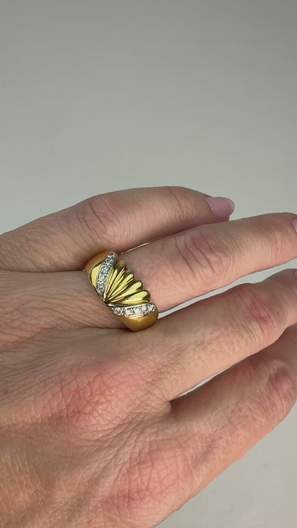 Solid 18k Fluted Yellow Gold Ring with Diamonds, Size 6