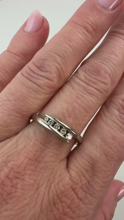 10K Solid White Gold Graduated Diamond Ring Size 8.75