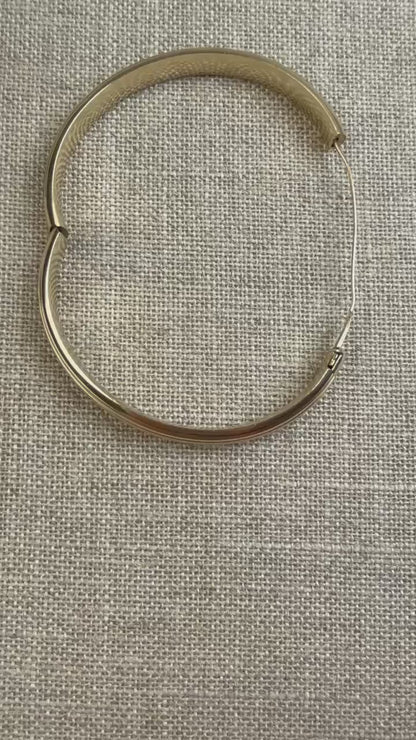 6.75" Grooved Hinged Oval Bangle Bracelet 14K Yellow Gold 8mm 10.4g