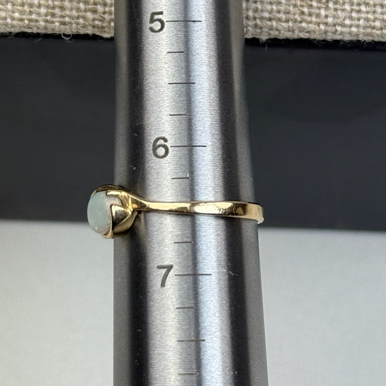 10K Vintage Oval East West Opal Yellow Gold, Size 6.5